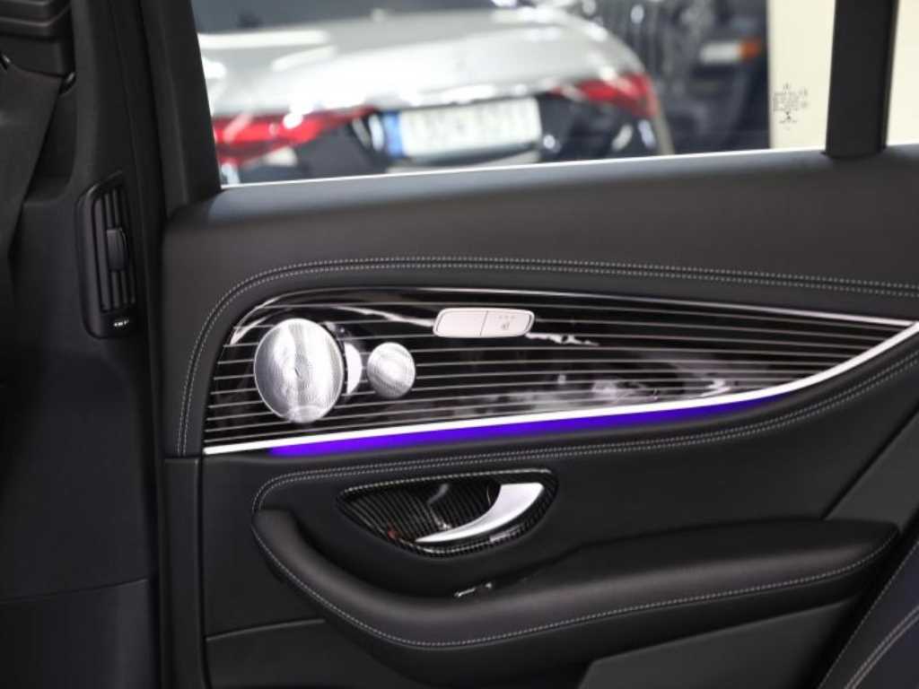 Mercedes Benz E class - Vista 9