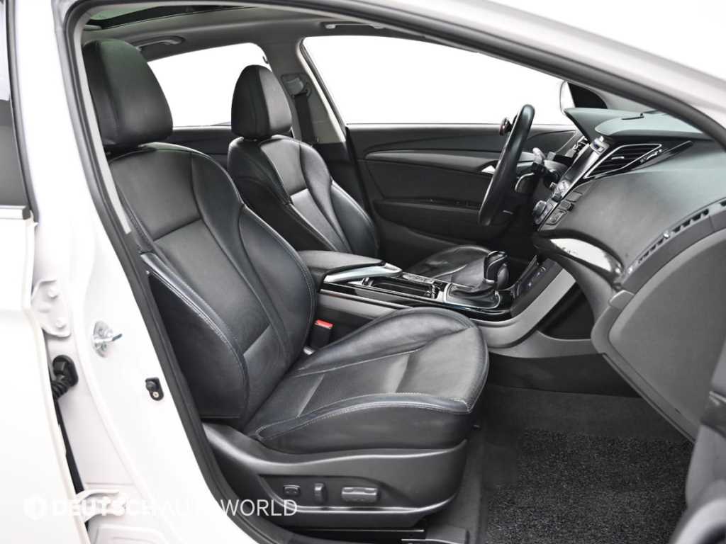 HYUNDAI i40 - Vista 10