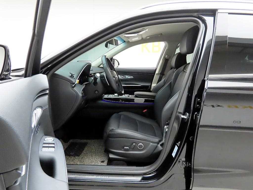 Genesis GV70 - Vista 11