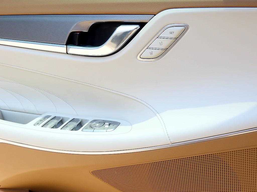 HYUNDAI Grandeur - Vista 11
