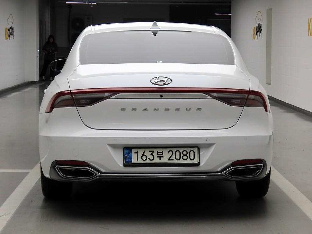 HYUNDAI Grandeur - Vista 3