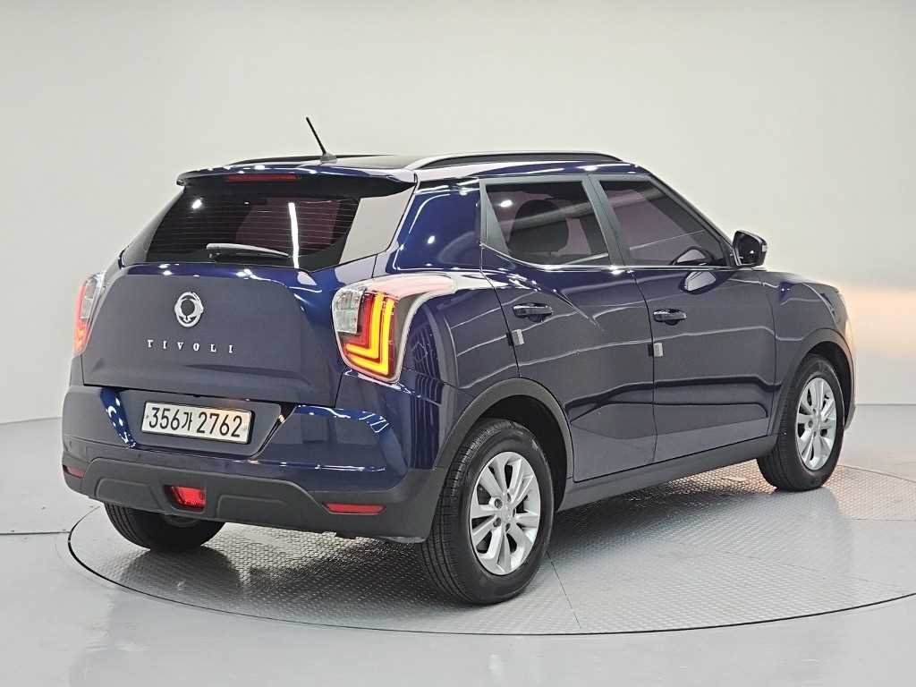 Ssangyong Tivoli - Vista 4