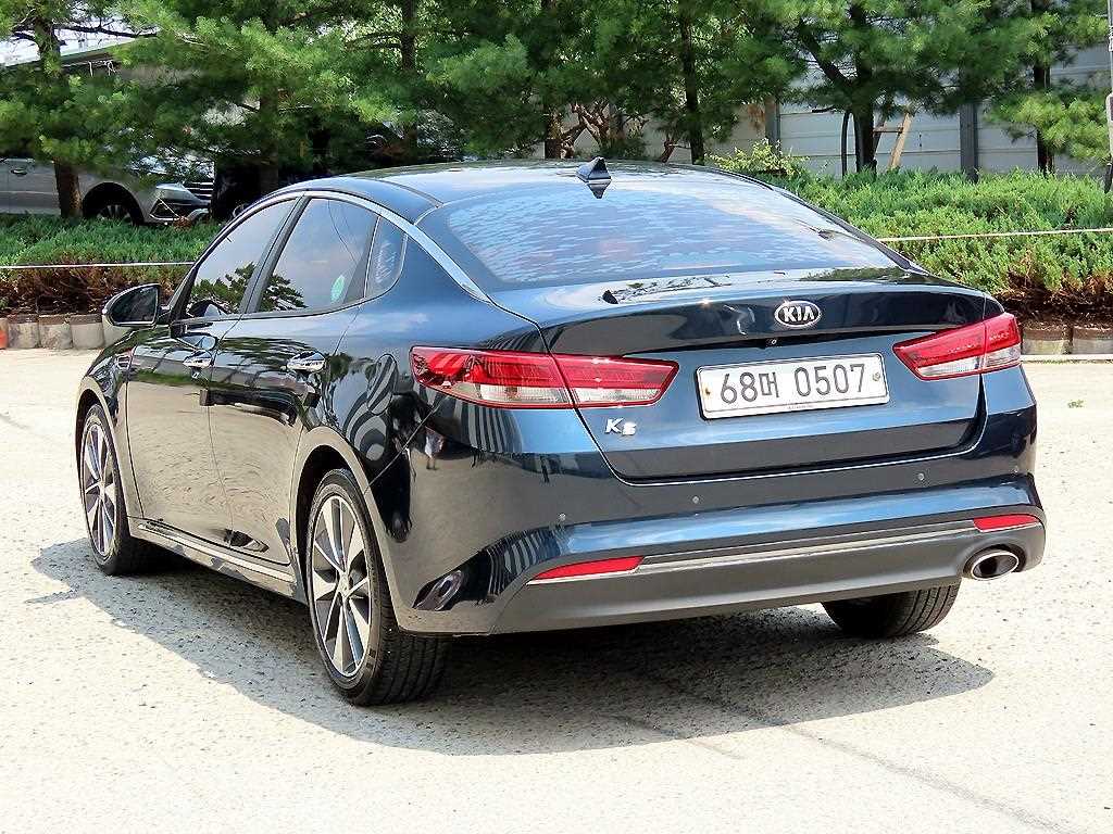 KIA K5 - Vista 3