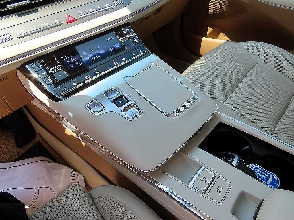 HYUNDAI Grandeur - Vista 10