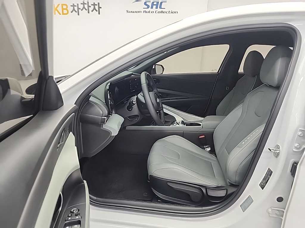 HYUNDAI Avante - Vista 11