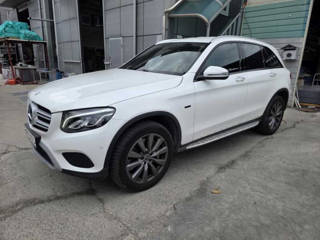 Mercedes Benz GLC Class - Vista 3
