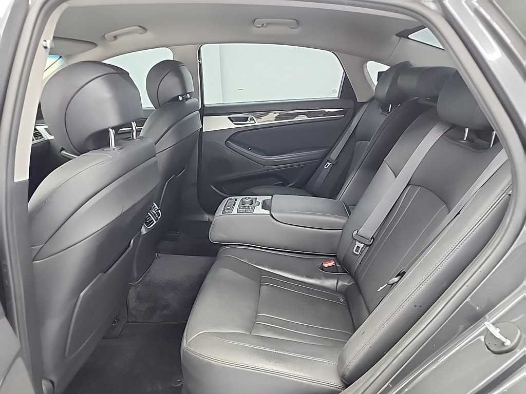 Genesis G80 - Vista 12