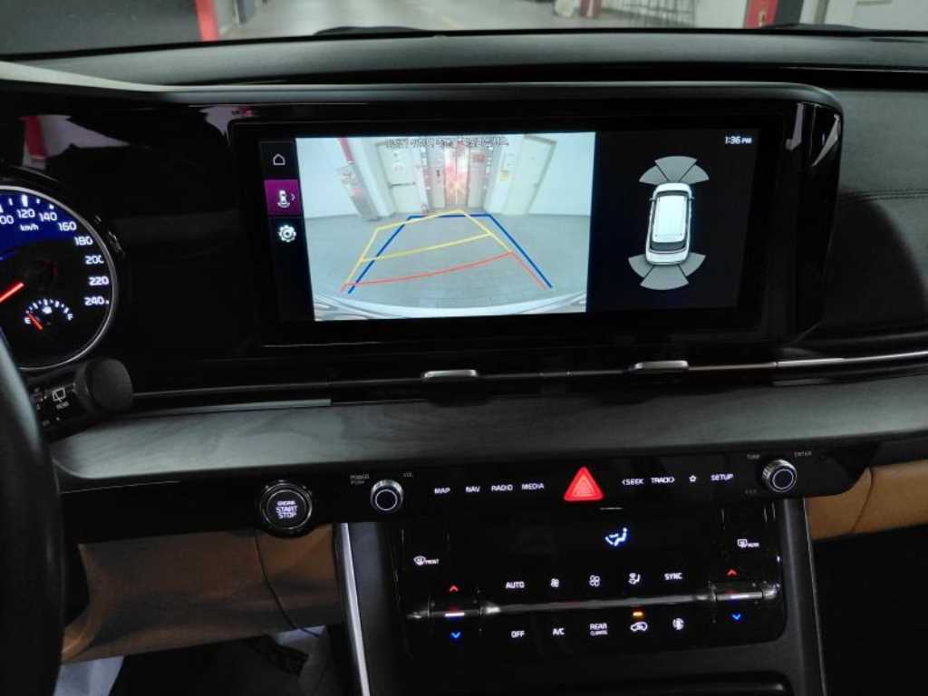 KIA Carnival - Vista 10