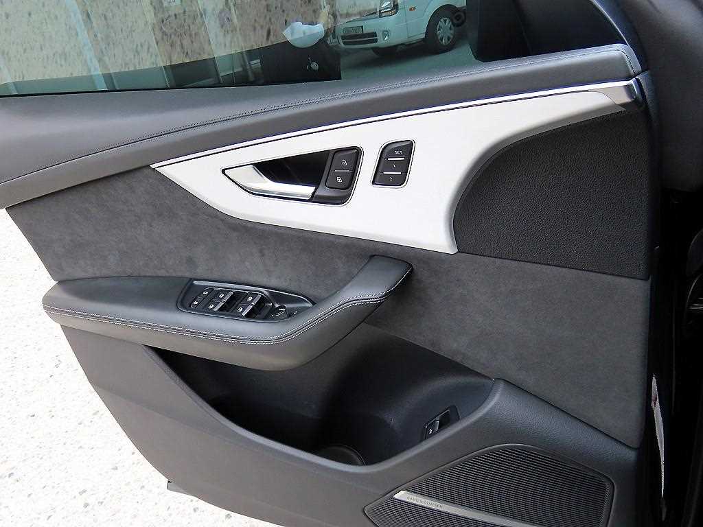 Audi Q8 - Vista 12