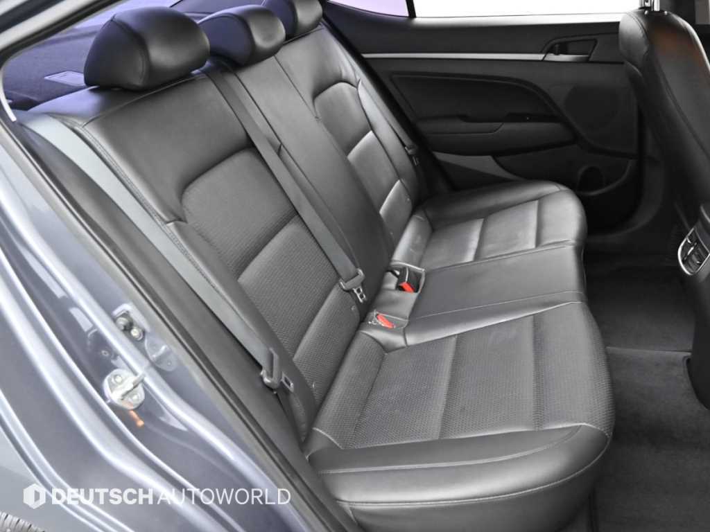 HYUNDAI Avante - Vista 12