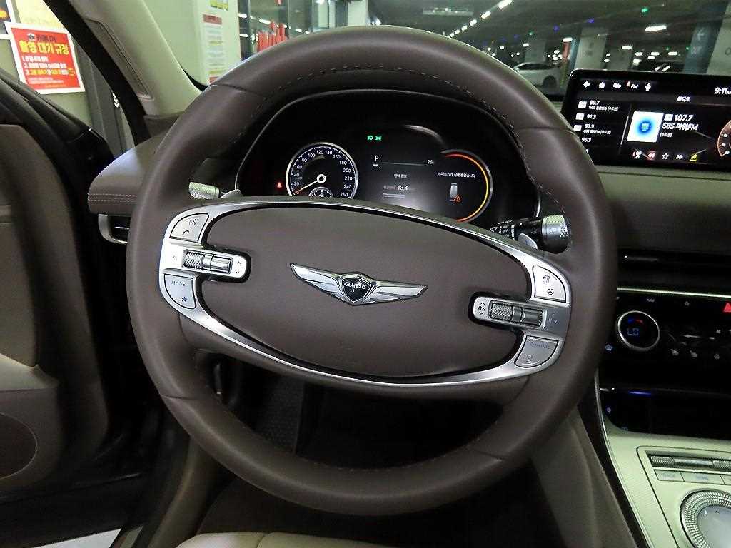 Genesis GV80 - Vista 8