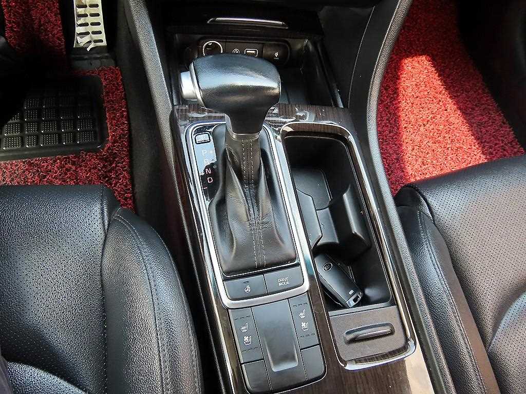 KIA K5 - Vista 10