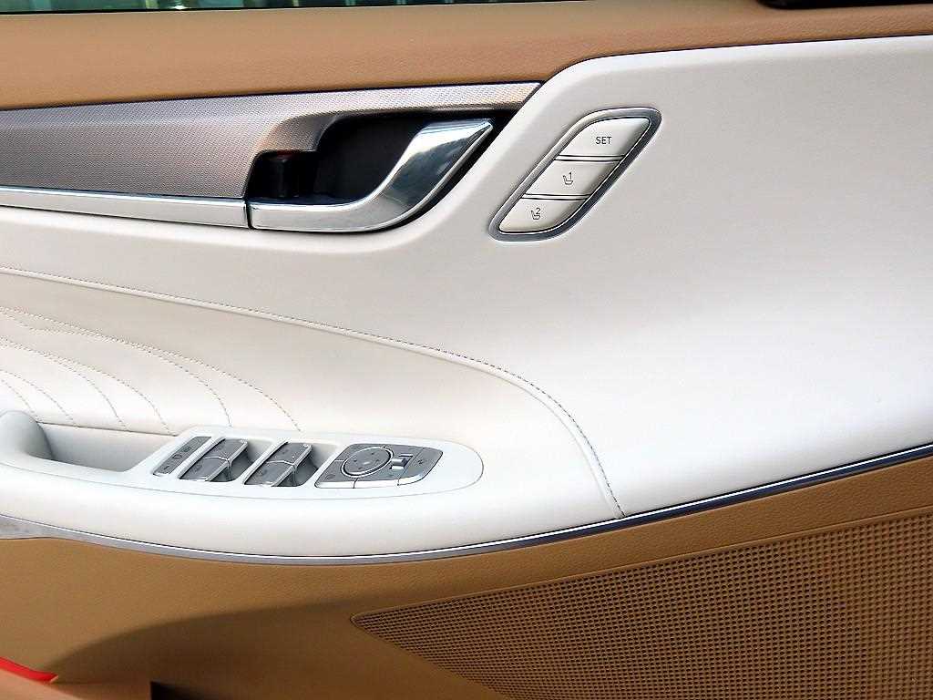 HYUNDAI Grandeur - Vista 12