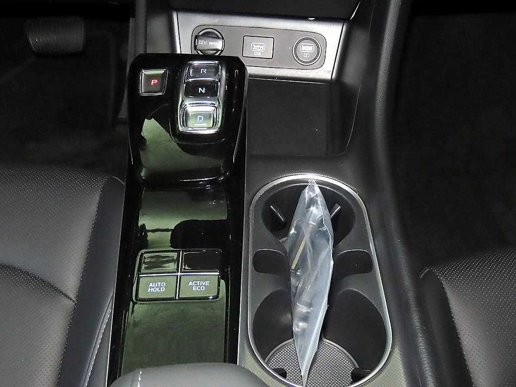 HYUNDAI Sonata - Vista 12