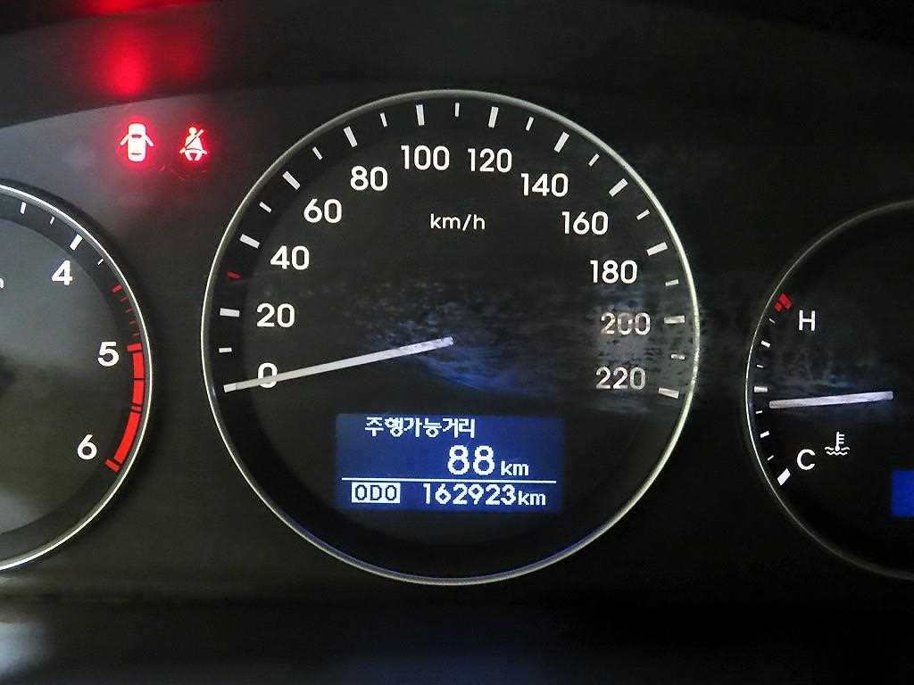 HYUNDAI Starex - Vista 9