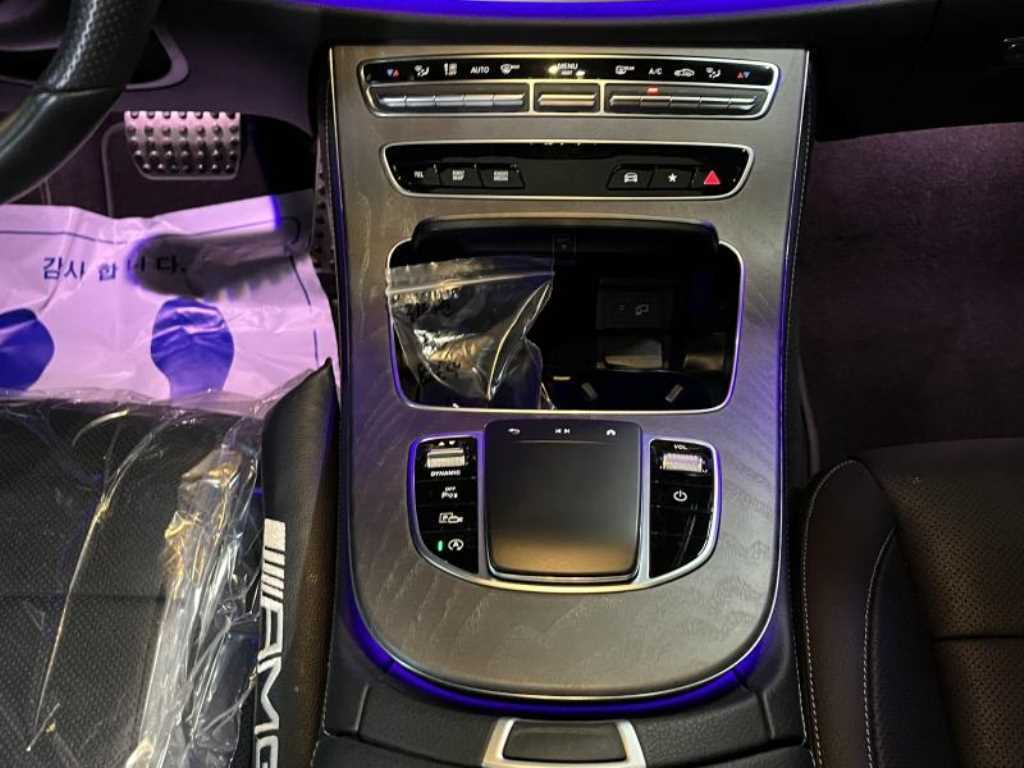 Mercedes Benz E class - Vista 10