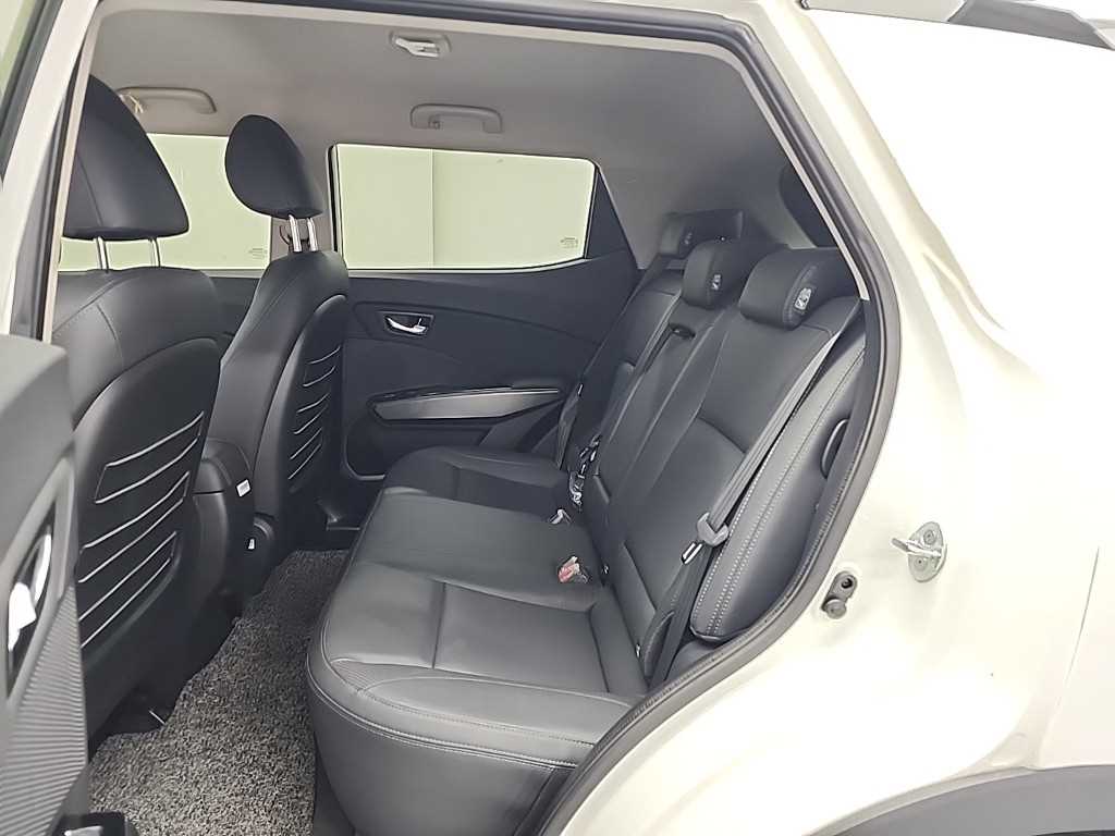 Ssangyong Tivoli - Vista 12