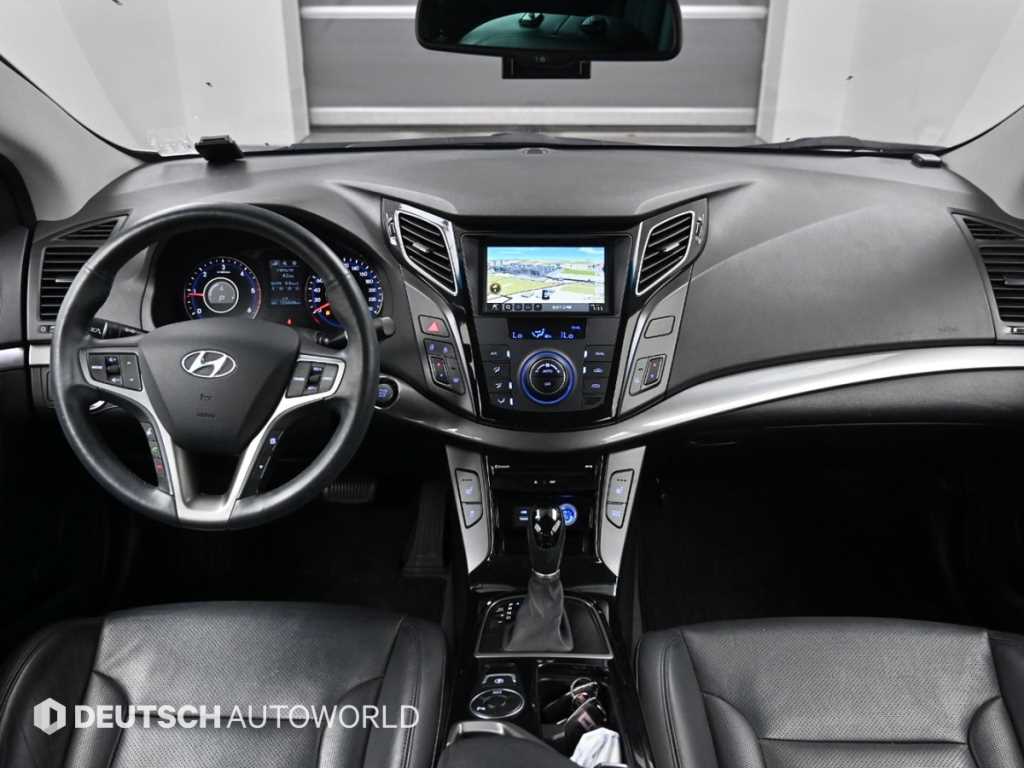 HYUNDAI i40 - Vista 8