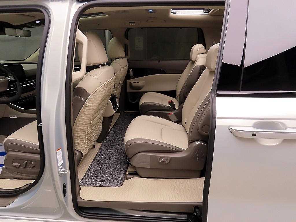 KIA Carnival - Vista 6