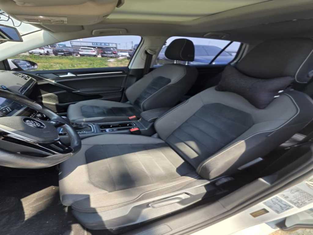 Volkswagen Golf - Vista 11