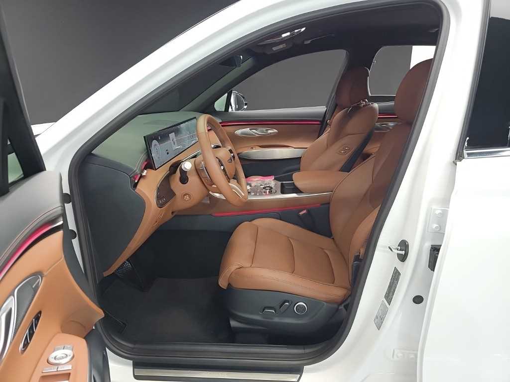 Genesis GV70 - Vista 11