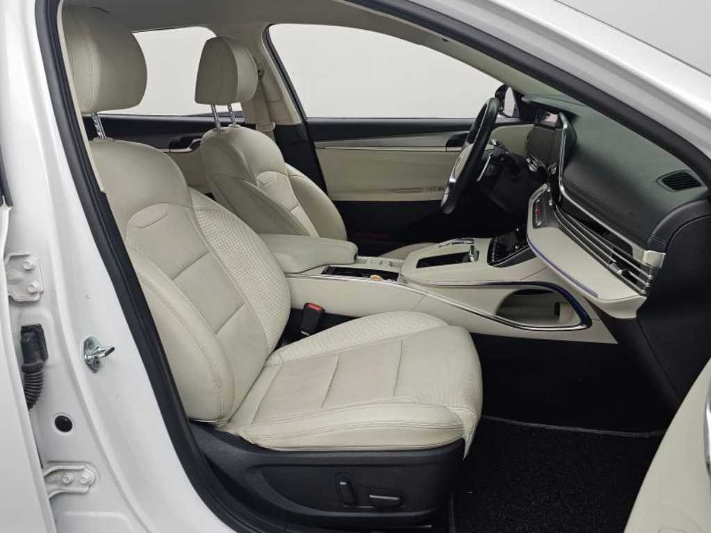 HYUNDAI Grandeur - Vista 10