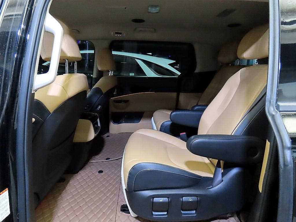 KIA Carnival - Vista 7