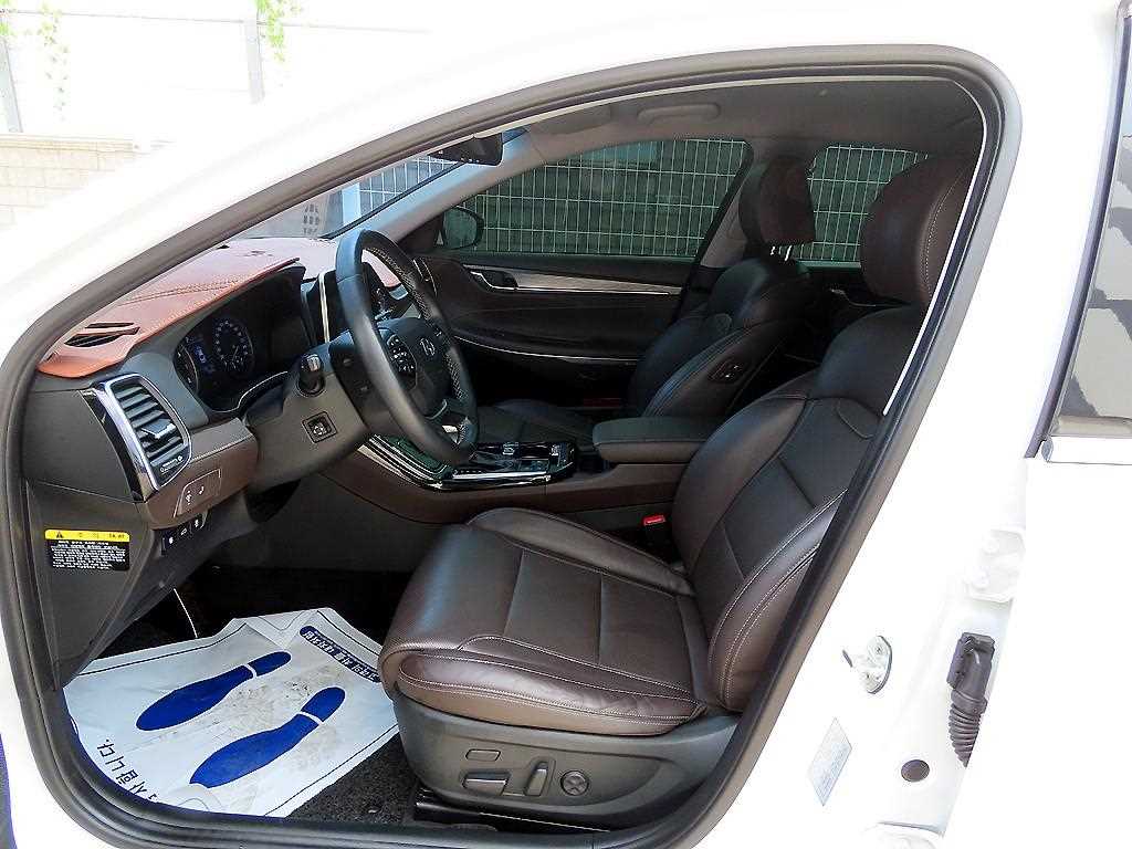 HYUNDAI Grandeur - Vista 5