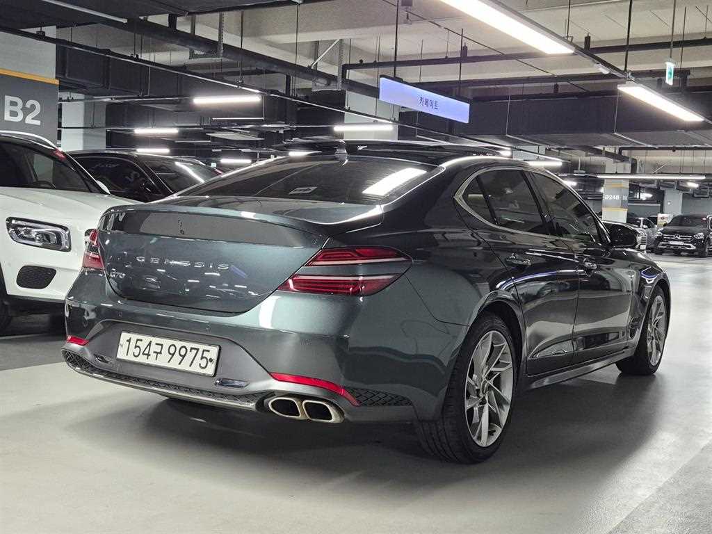 Genesis G70 - Vista 3