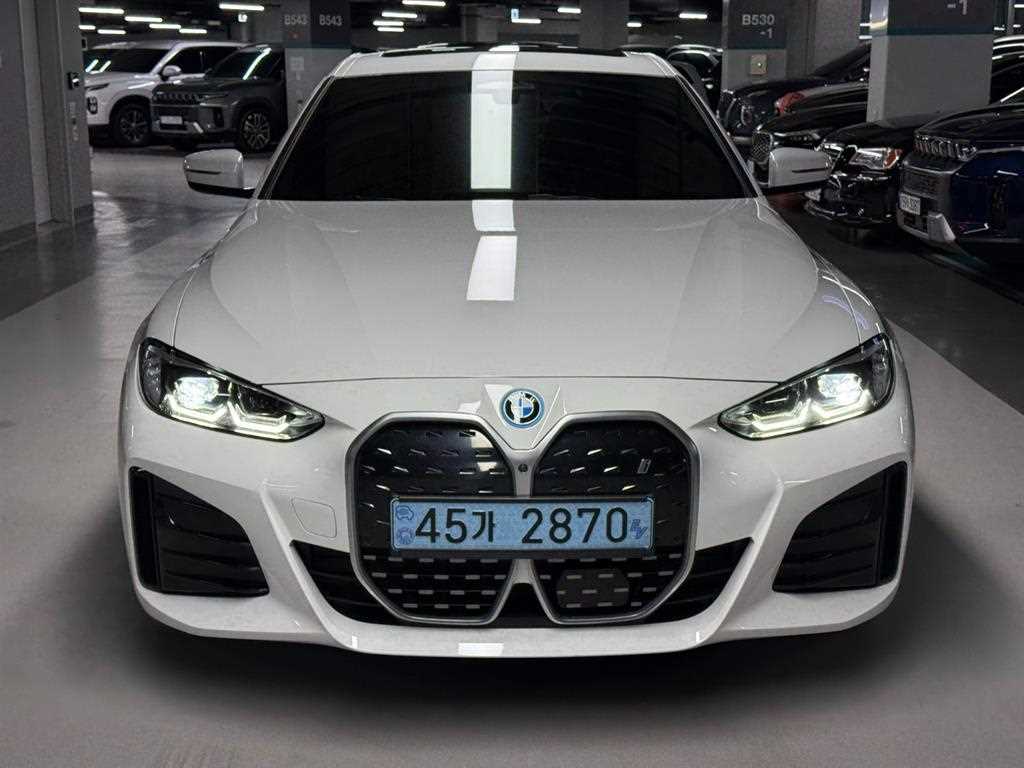 BMW i4 2022 Blanco - Importación desde Corea - HF Imports Iquique - Foto 1