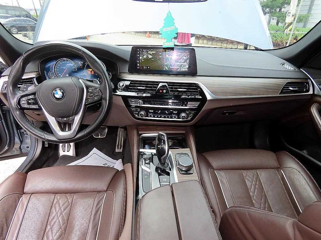 BMW 5 Series - Vista 7
