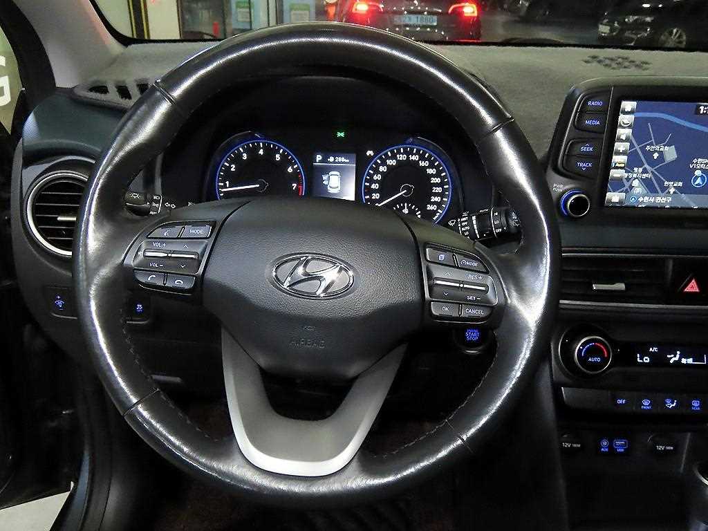 HYUNDAI Kona - Vista 8