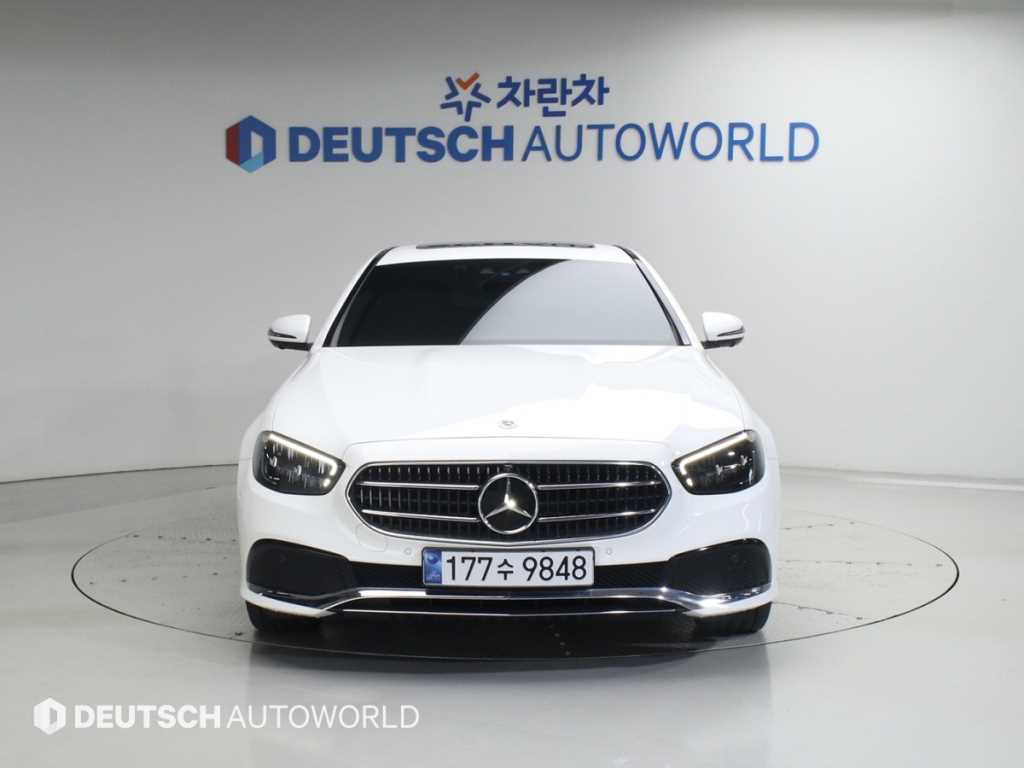 Mercedes Benz E class - Vista 3