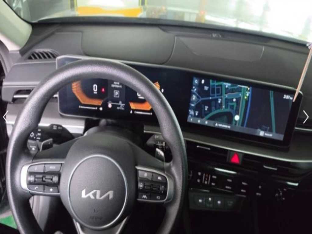 KIA K5 - Vista 9