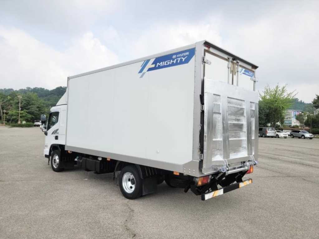 medium and large cargo truck - Vista 4
