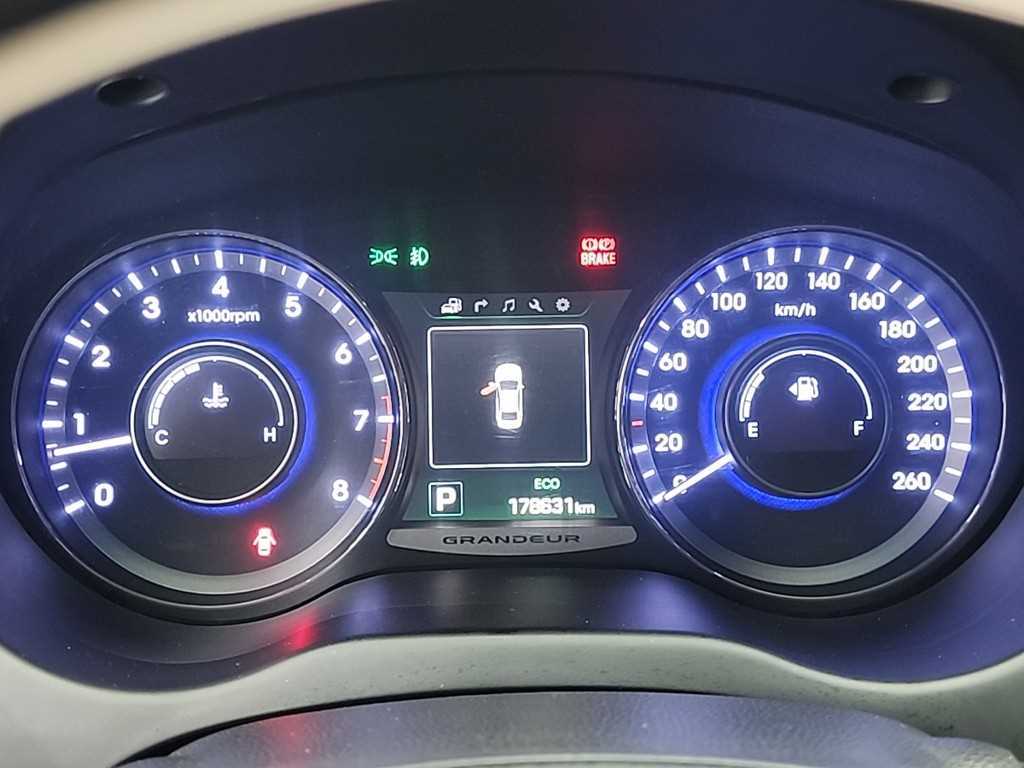 HYUNDAI Grandeur - Vista 6