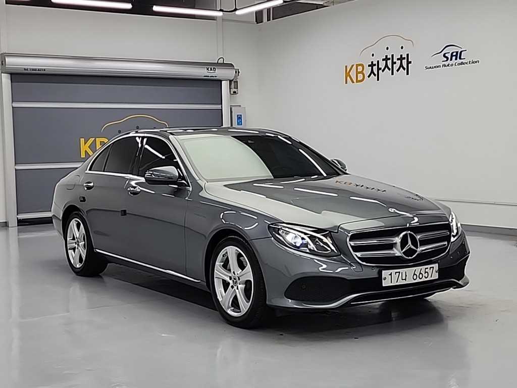 Mercedes Benz E class - Vista 4