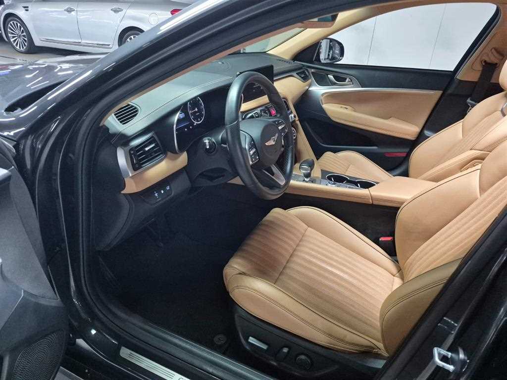 Genesis G70 - Vista 6