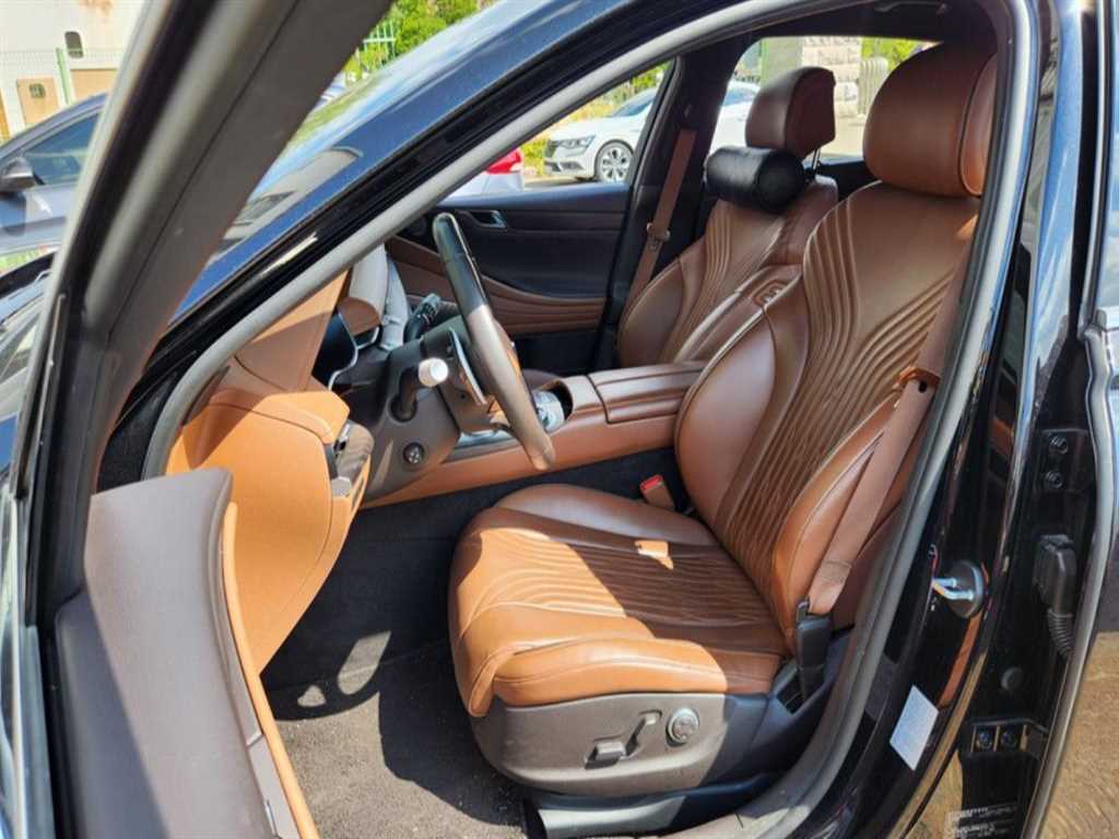 Genesis G80 - Vista 12