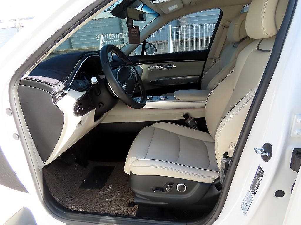Genesis GV70 - Vista 5
