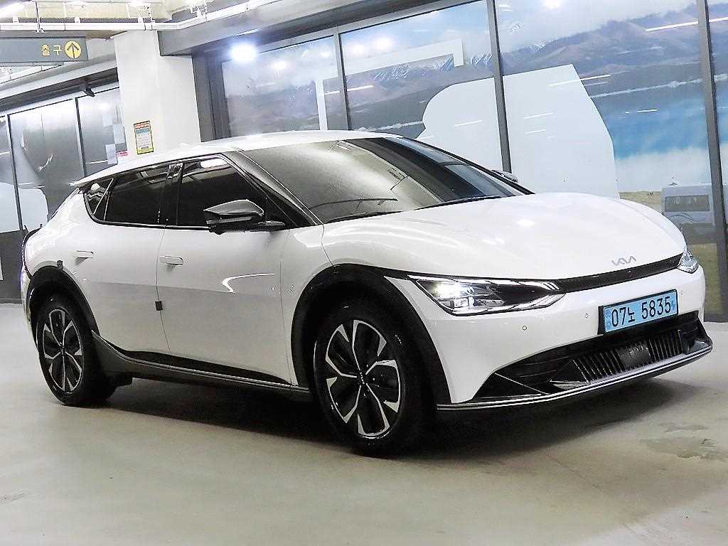 KIA EV6 2022 Blanco - Importación desde Corea - HF Imports Iquique - Foto 1