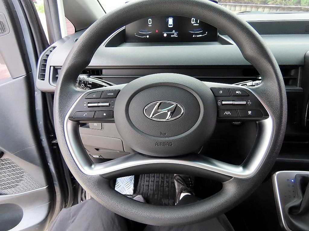 HYUNDAI Staria - Vista 8