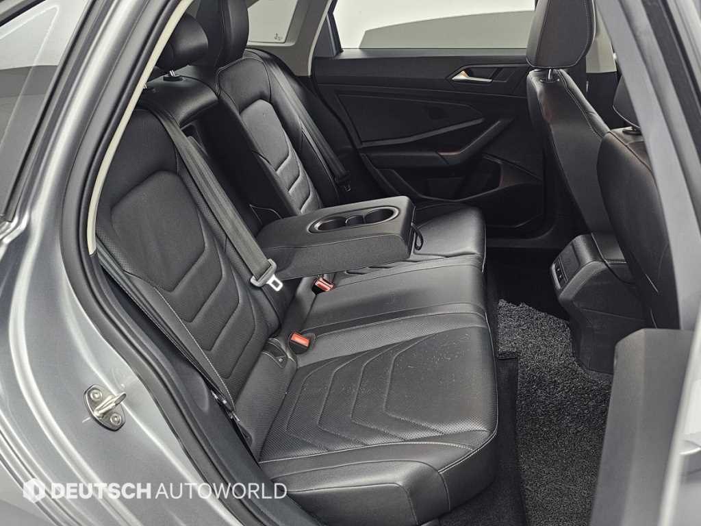 Volkswagen Jetta - Vista 12