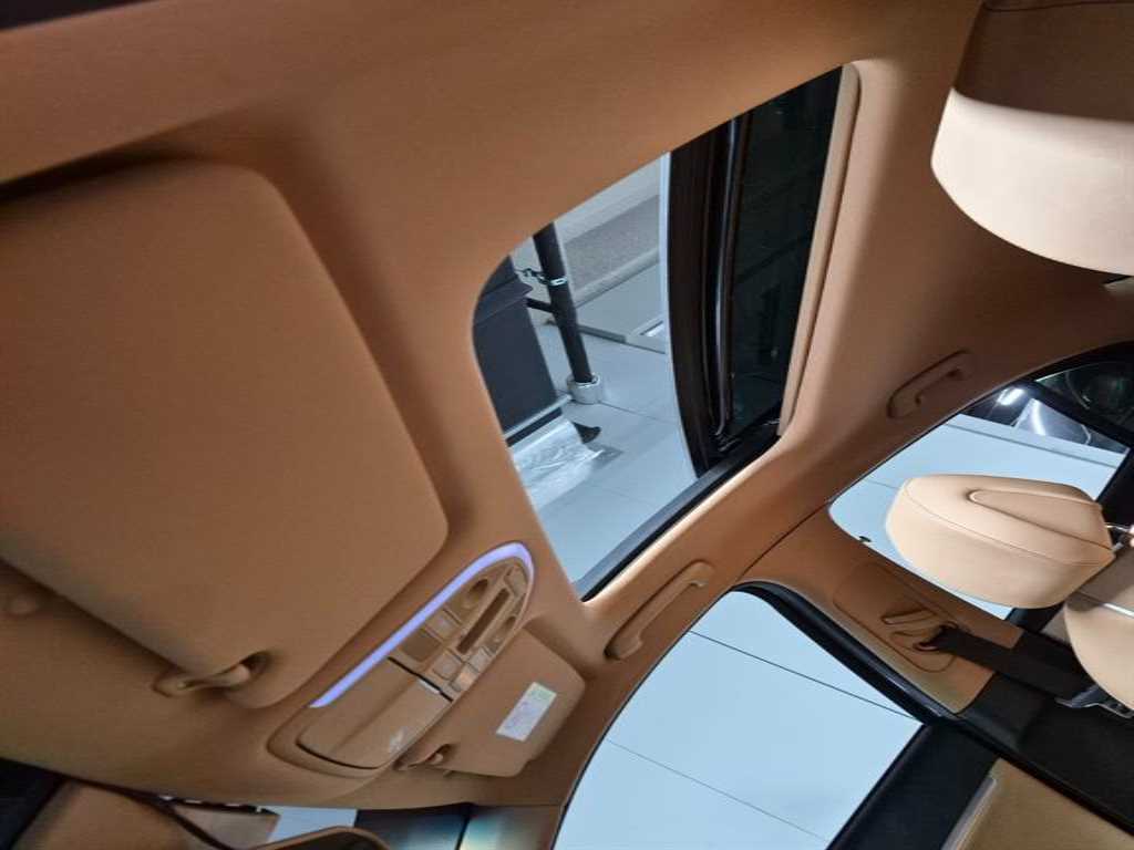 Genesis G70 - Vista 10