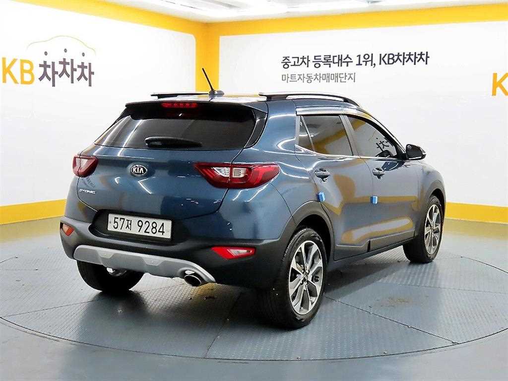 KIA Stonic - Vista 4