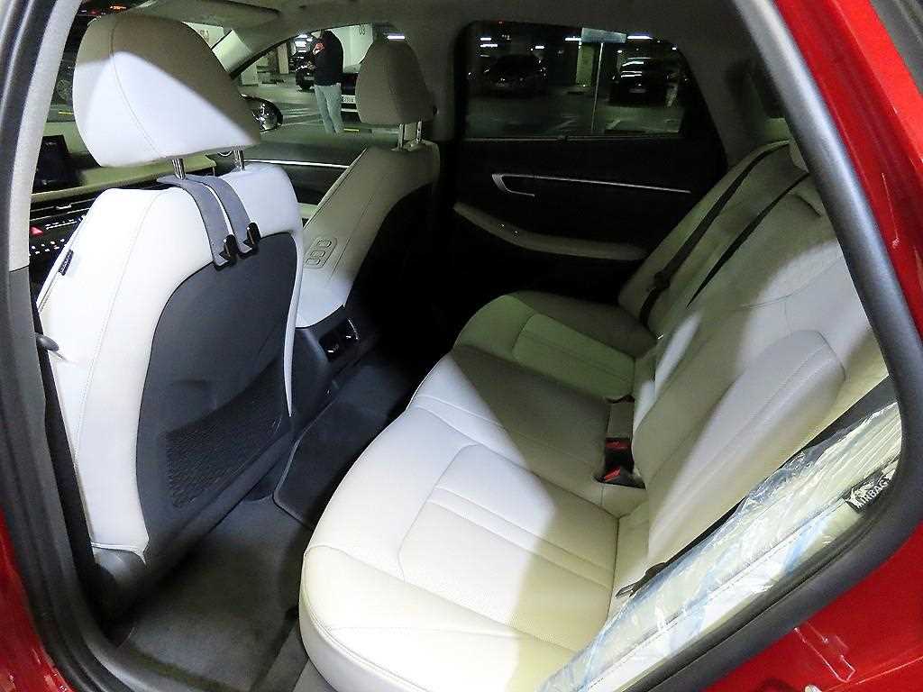 HYUNDAI Sonata - Vista 7
