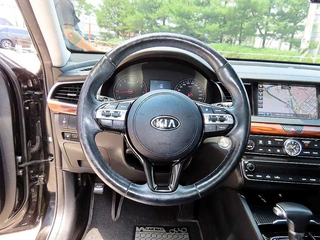 KIA K7 - Vista 8