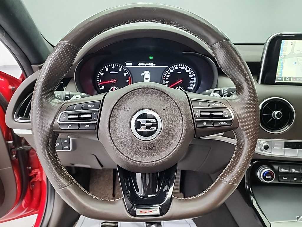 KIA Stinger - Vista 9