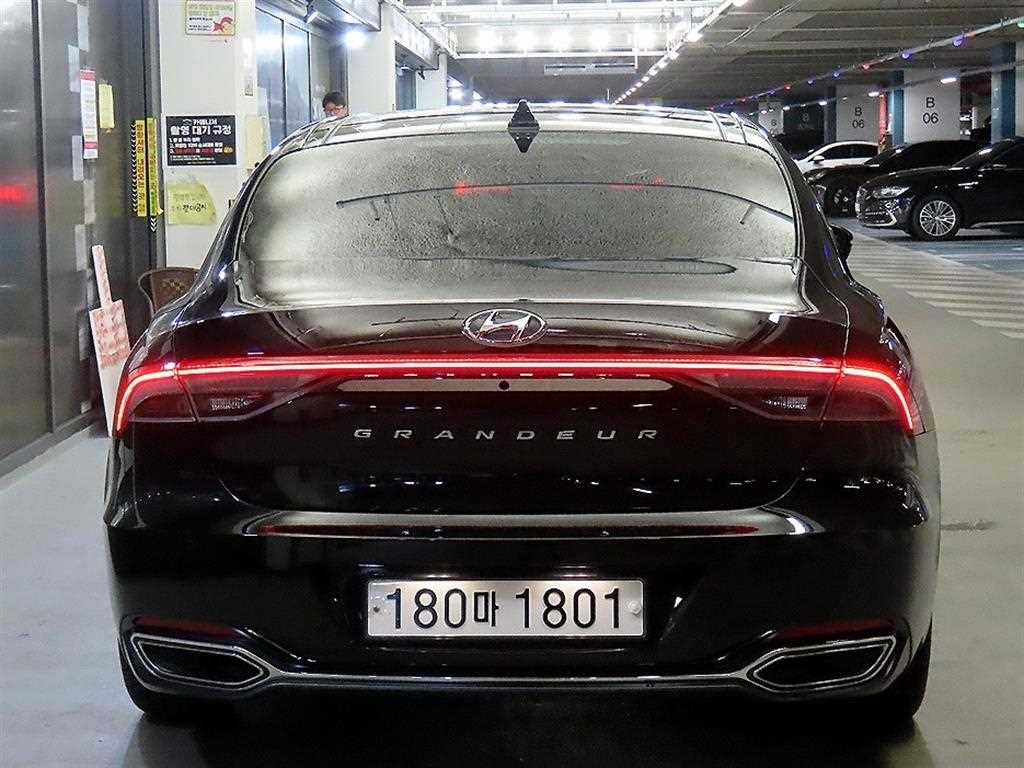HYUNDAI Grandeur - Vista 5
