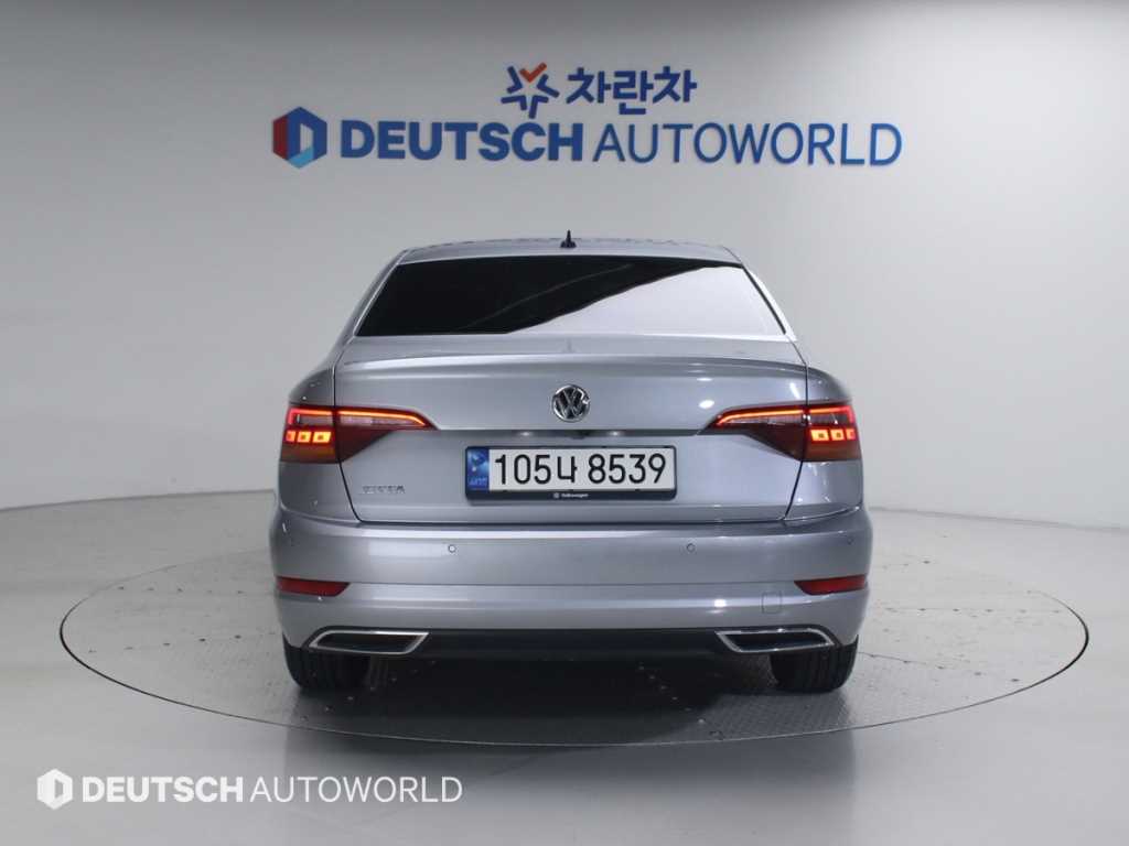 Volkswagen Jetta - Vista 4